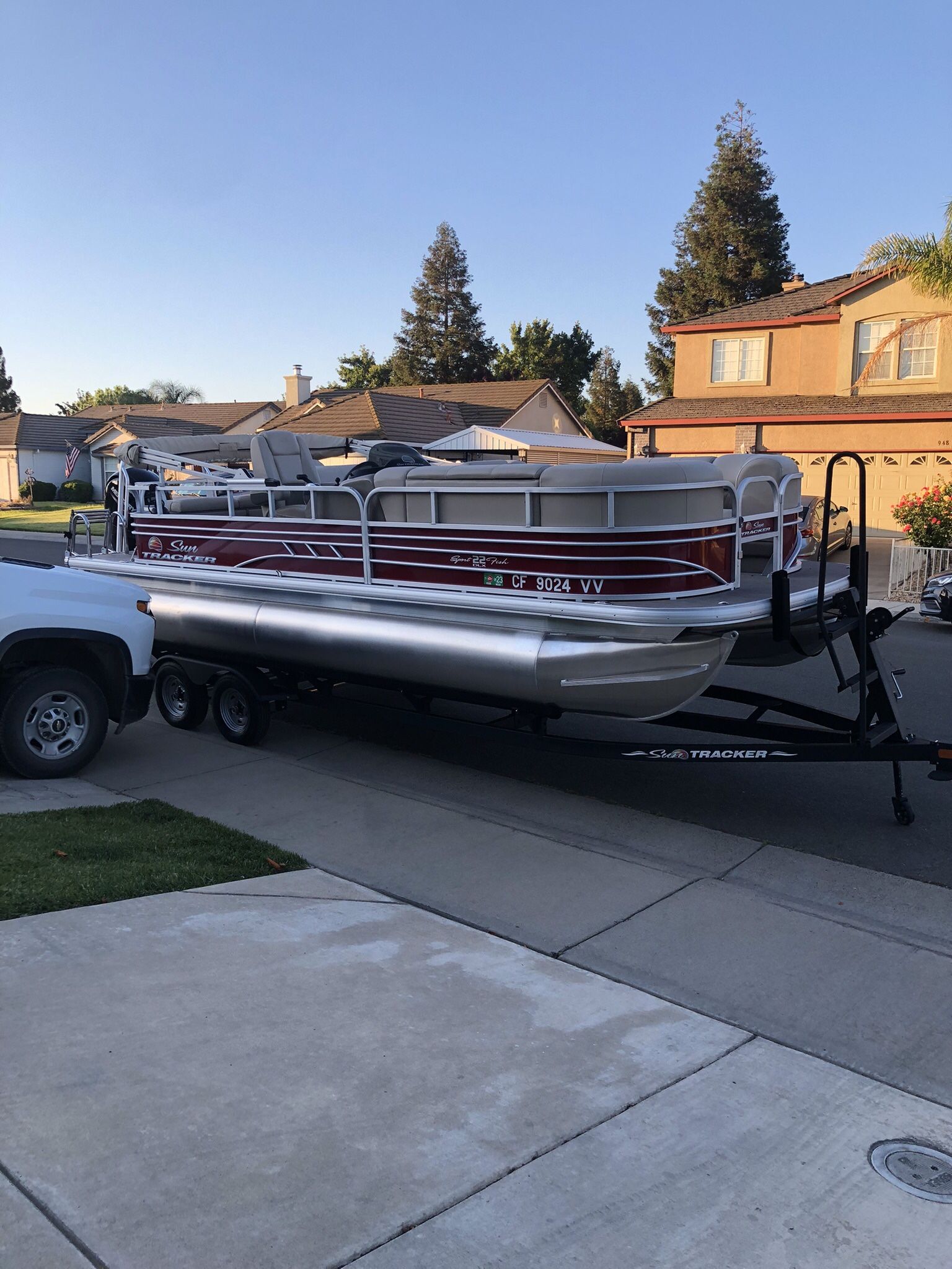 2022 Pontoon Boat 18hrs