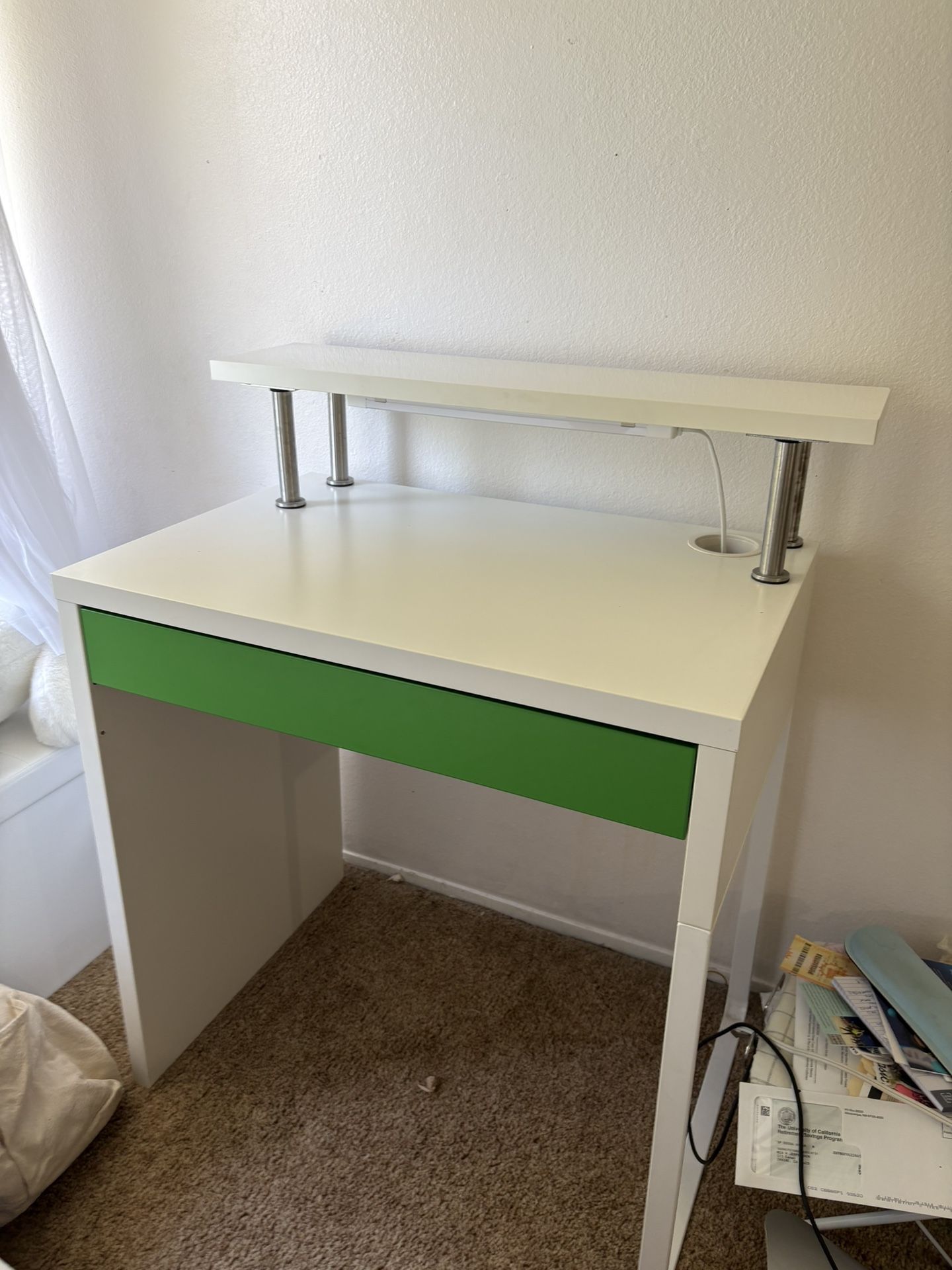 Small IKEA computer desk w/ light