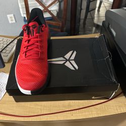 Nike mamba focus university red 