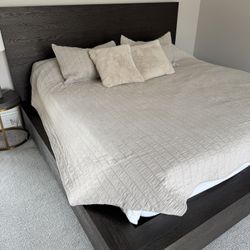 RH King Bed With Dresser(Mattress Included)