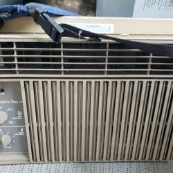 Hampton Bay Whirlpool Window Air Conditioner AC Excellent Clean Working Condition 