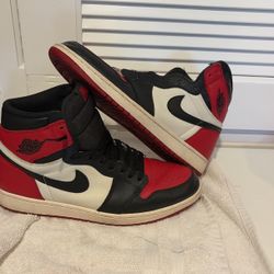 Air Jordan 1 Retro High OG Bred Toe Size 13 Used No Box Black Red White Chicago Bred