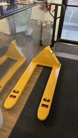 Pallet Jacks 5,500 LBS