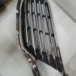 2015---2018 Lincoln MKC Left Side Grill 