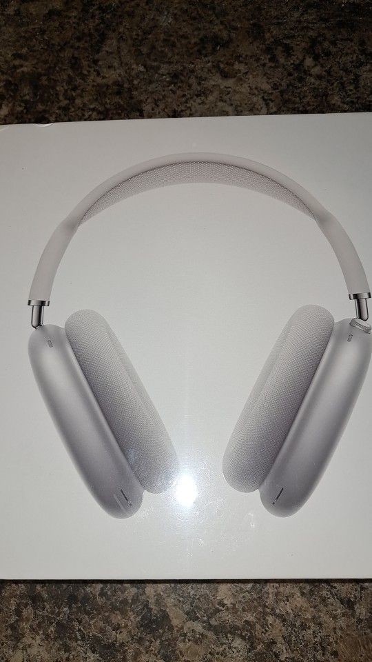 Airpod Maxes