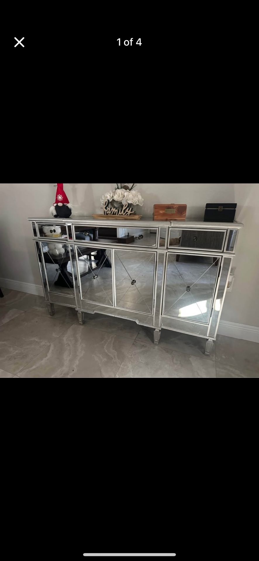 Mirrored cabinet/buffet