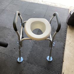 Shower Chair And Toilet Chair Used For 1 Week Do To Surgery  I’m Asking 100 For Both Firm On Price 