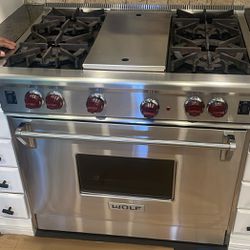 Wolf 36” Gas Range With 4 Burners And Grill