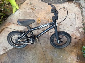 12’ Cult Juvenile BMXbike in great shape