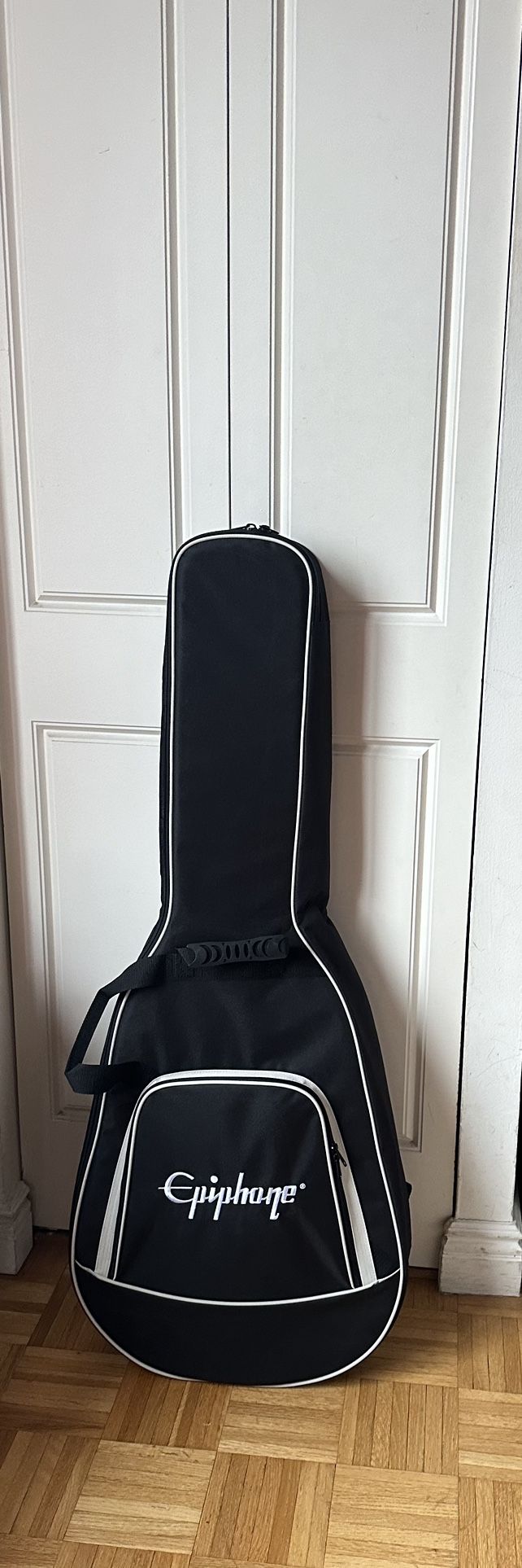EPIPHONE Gig Bag For Archtop/Acoustic Guitar:As new.