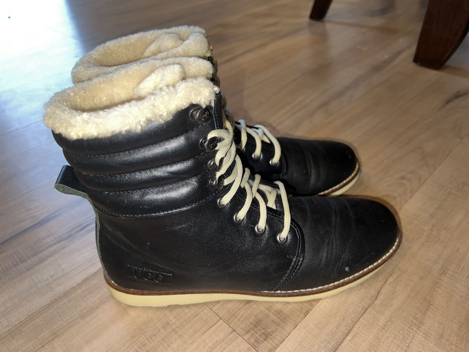 Black leather UGG Boots, Mens 8, Womens 10