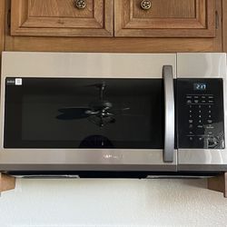 Samsung 1.7 CuFt  Over The Range Microwave (3 Months Old)