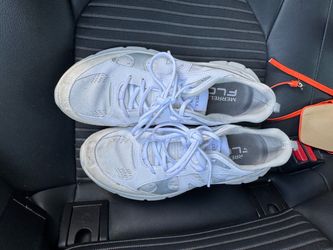 New balance shoes