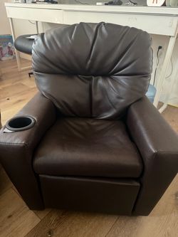 Leather toddlers recliner
