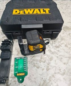 New DEWALT Green 20V MAX Lithium-Ion Cross Line Laser Level Kit with No Battery, No Charger!