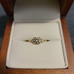 14K Gold + 0.82 Ctw - NEW Engagement Ring, NEVER Worn - Appraisal Included