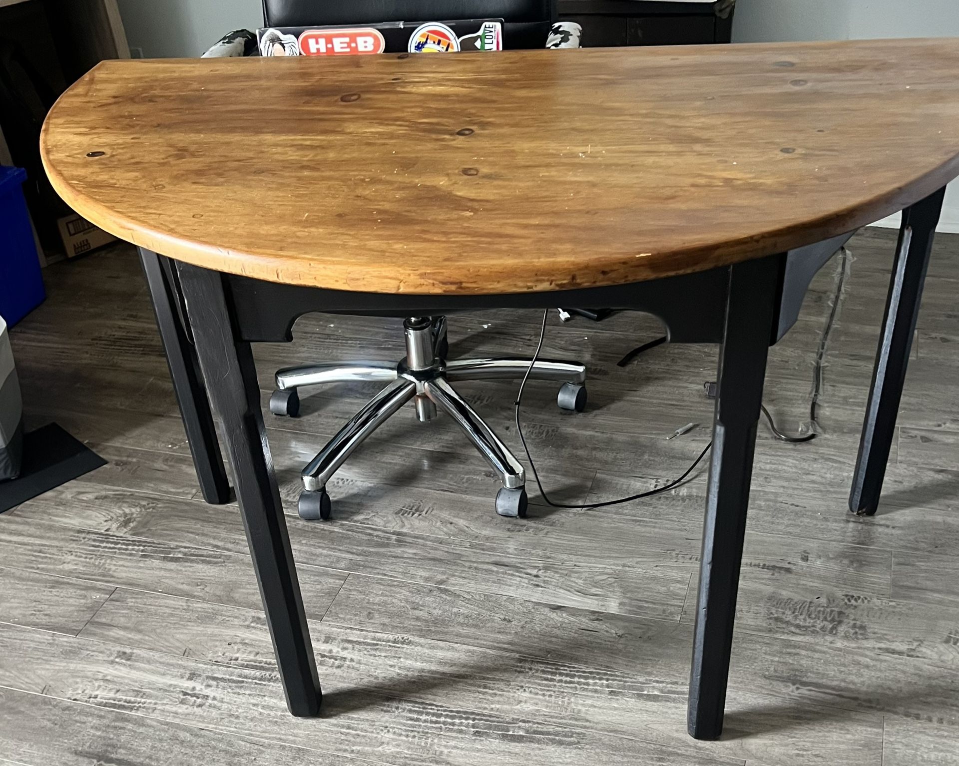 2 Piece Round Table