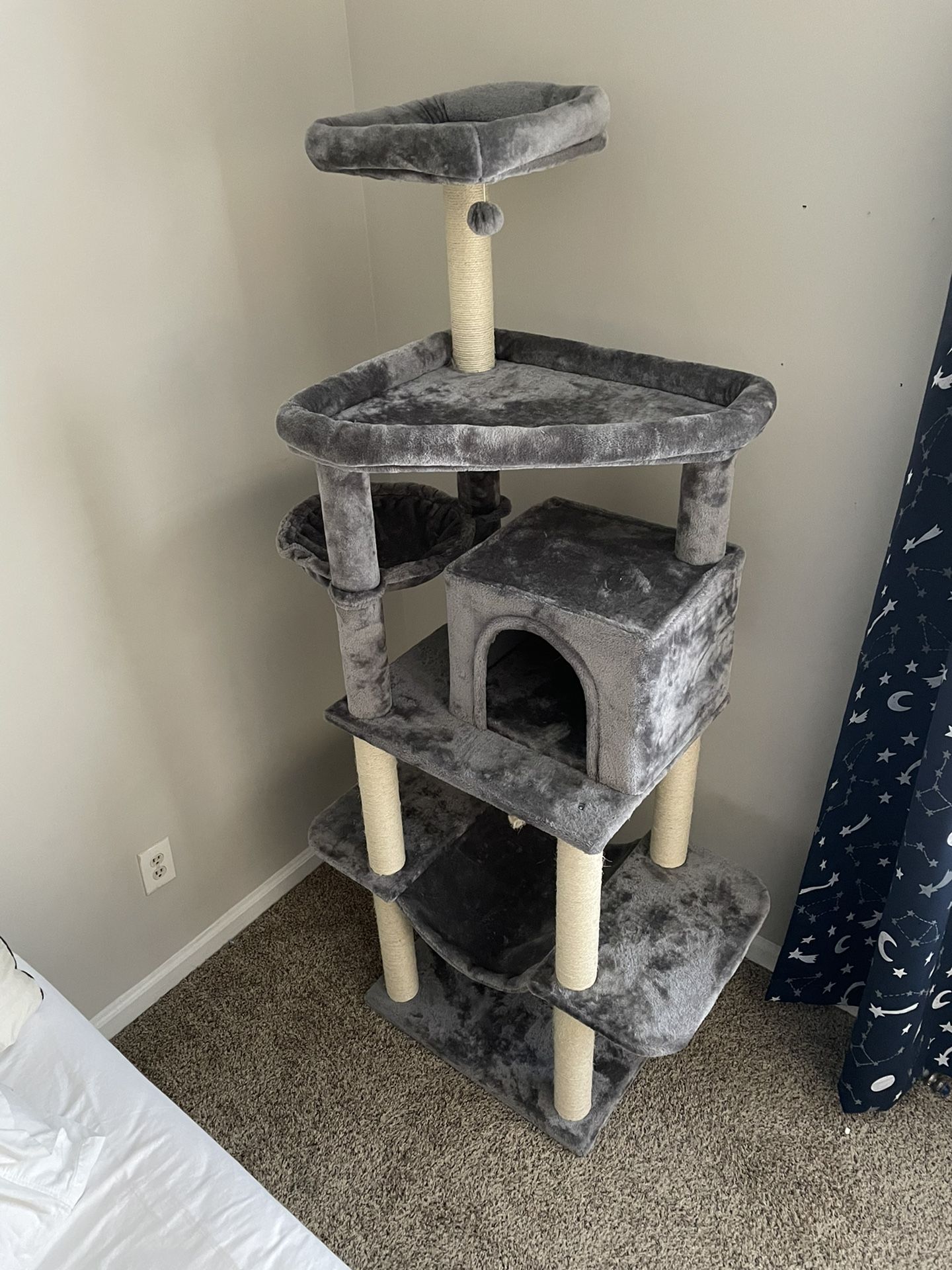 Cat Tree W/ Apartment 6ft Tall