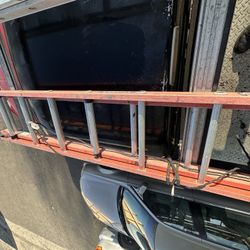 24 Foot Fiberglass Extension Ladder 