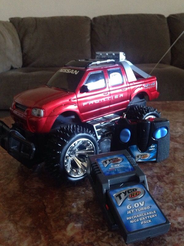 Vintage Tyco RC 4x4 Nissan Frontier Toy Car