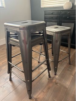 Barstools- 3 count of barstools
