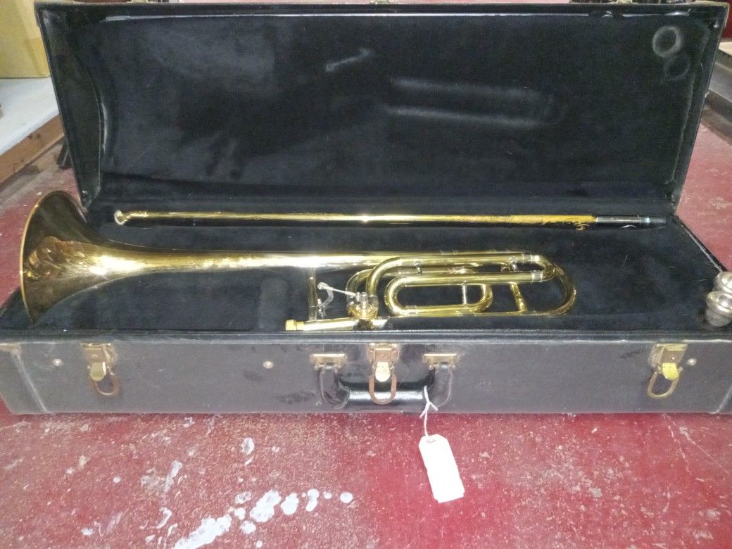 BACH VALVE TROMBONE WITH CASE