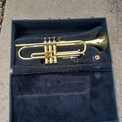 Getzen Series 300 Trumpet With Case