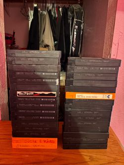 Lot of VHS Tapes bundle 31