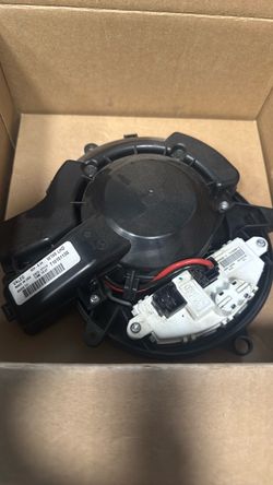 Valeo HVAC Blower Motor W166 LHD