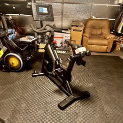 PROFORM SMART POWER 10.0  BIKE**EXCELLENT CONDITION*