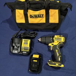 Dewalt Hammer Drill20v Max Brushless Batterie ,Charger and Tool Bag New
