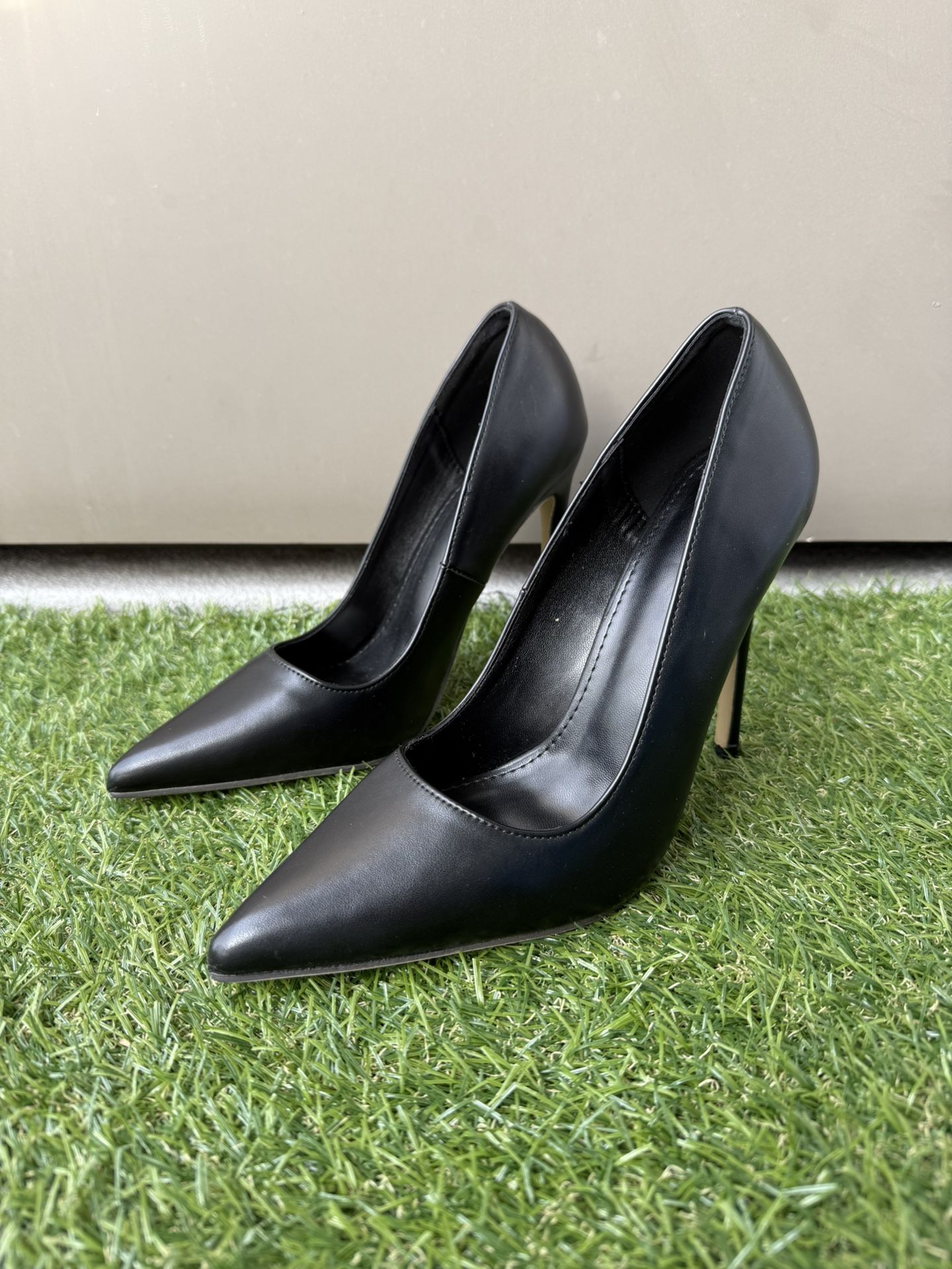 Black High Heels Size:9