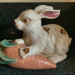 Vintage Bunny Like New 