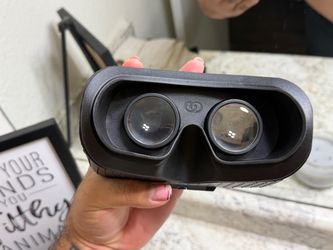 The Homido Grab virtual reality handheld