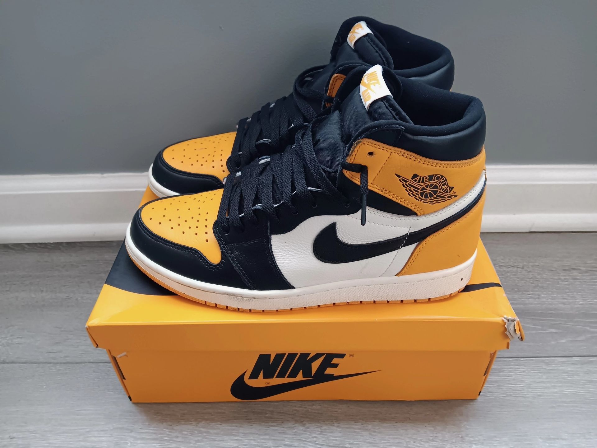 Jordans Yellow Toe Taxi