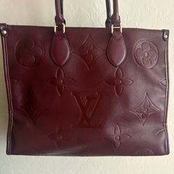 Louis Vuitton Onthego MM Tote Bag – Embossed Monogram Empreinte Leather – Bordeaux