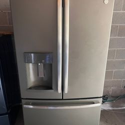 REFRIGERATOR— Free Delivery 🚛