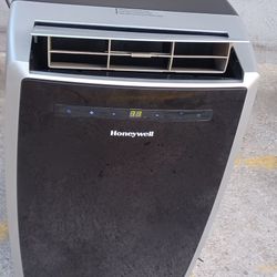 Honeywell Mn12ces 12,000 BTU. Blows COLD. Remote Included 