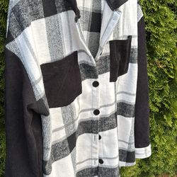 SHEIN Women Sweater Size Large Like New