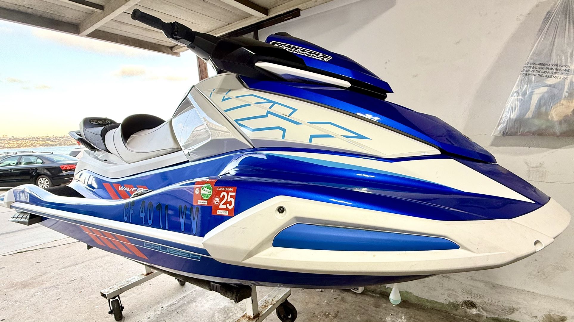 2023 Yamaha VX deluxe Waverunner / ski. 17 hours ! Like new
