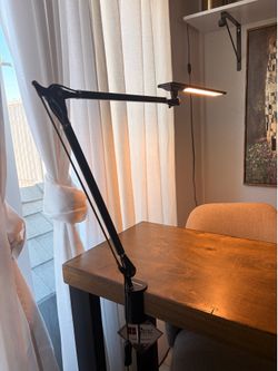 Premium LED Reading Lamp – Adjustable Arm & Multiple Light Modes