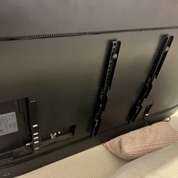 50 Inch Tv With Wall mount 