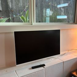 27” Smart TV