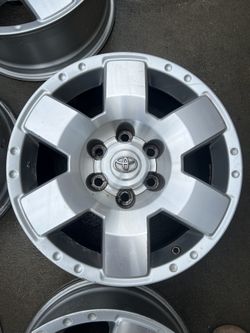(5) Toyota FJ Cruiser Original Wheels Rims + Caps