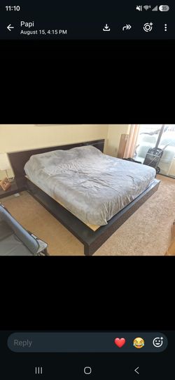 King size bed with tempurpedic mattress