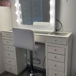 Vanity desk