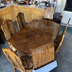 Vintage Solid Wood Dining Table With 6 Highback Chairs With a Leaf and Table Top Covers