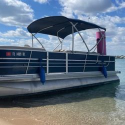 2016  21ft EX 21 CF Pontoon boat/No Trailer  YAMAHA 50 Hp  4 Stroke Engine 