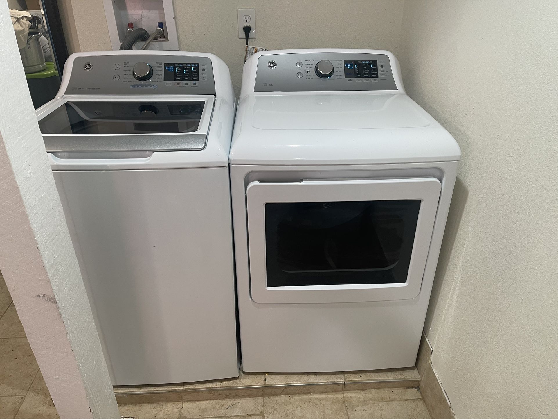 GE Washer and Dryer Set