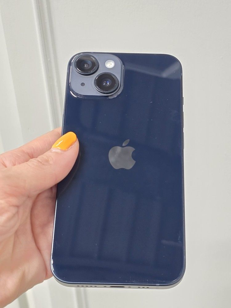 Iphone 13 Unlocked 128GB. Firm Price. Store Pick Up Only.